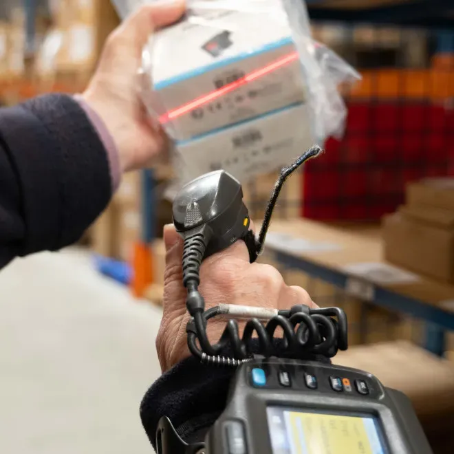  Lecture de code-barres avec scanner logistique/Barcode scanning with logistics scanner