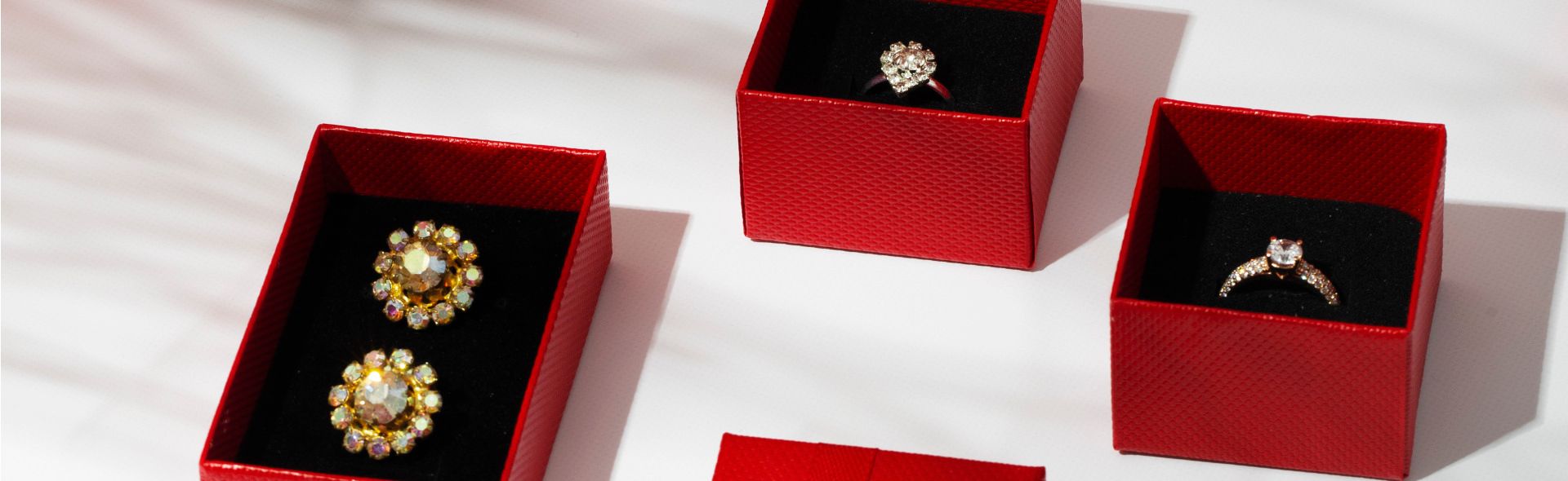 bijoux et emballage logistique/jewelry and packaging logistics